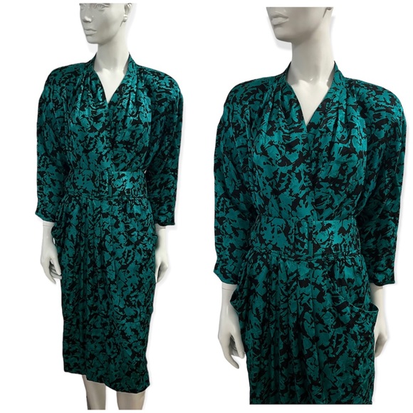 Adrianna Papell Dresses & Skirts - Vintage Adrianna Pappell Silk Secretary Dress With Belt